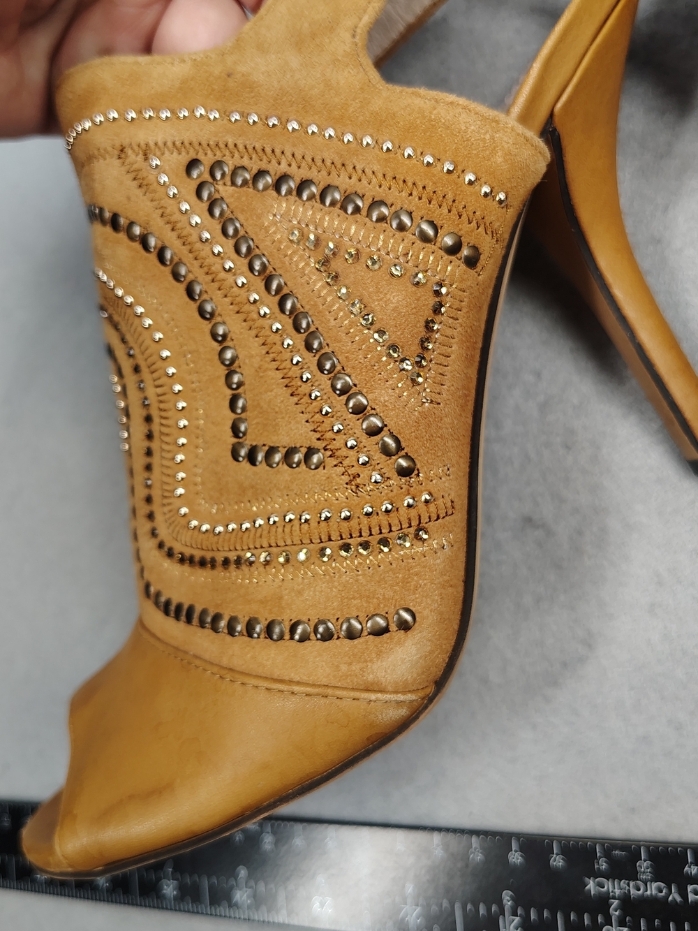 Vince Camuto Peep-Toe Leather Shoes With Buckle Strap Size 7.5 - Picture 5 of 11